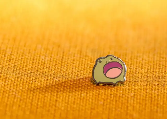 Little Cute Screamin Frog Enamel Pin Lapel Pins Badge Brooch Jewelry Accessory pin