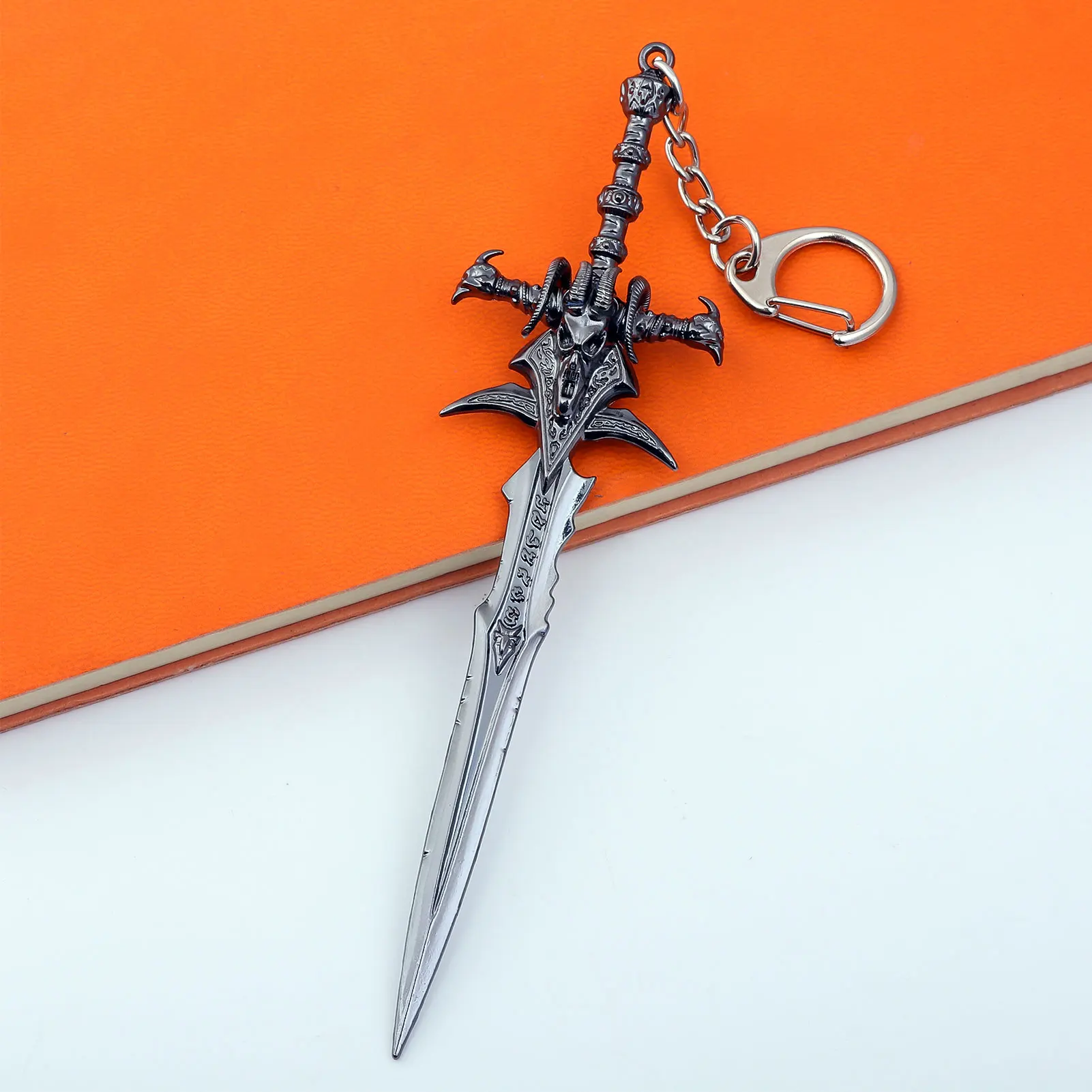 Anime Game Weapon Keychain World of Warcraft Weapon Frostmourne Sword Keychain Lich King Sheep Head Sword Keyring Weapon Cosplay Props Fans Gift