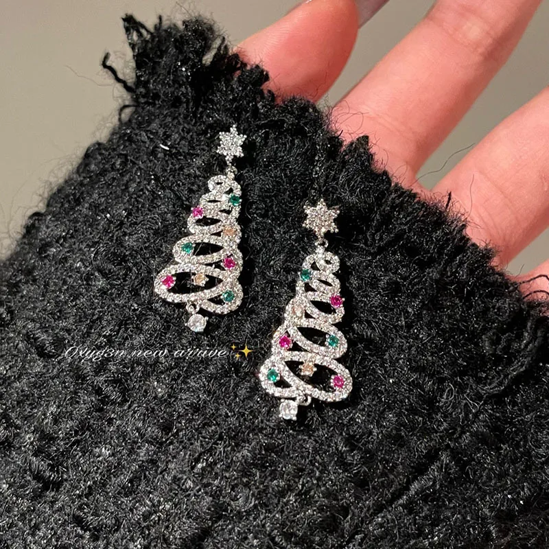 Season Essentials: Trendy Christmas Tree Earrings - Make a Statement