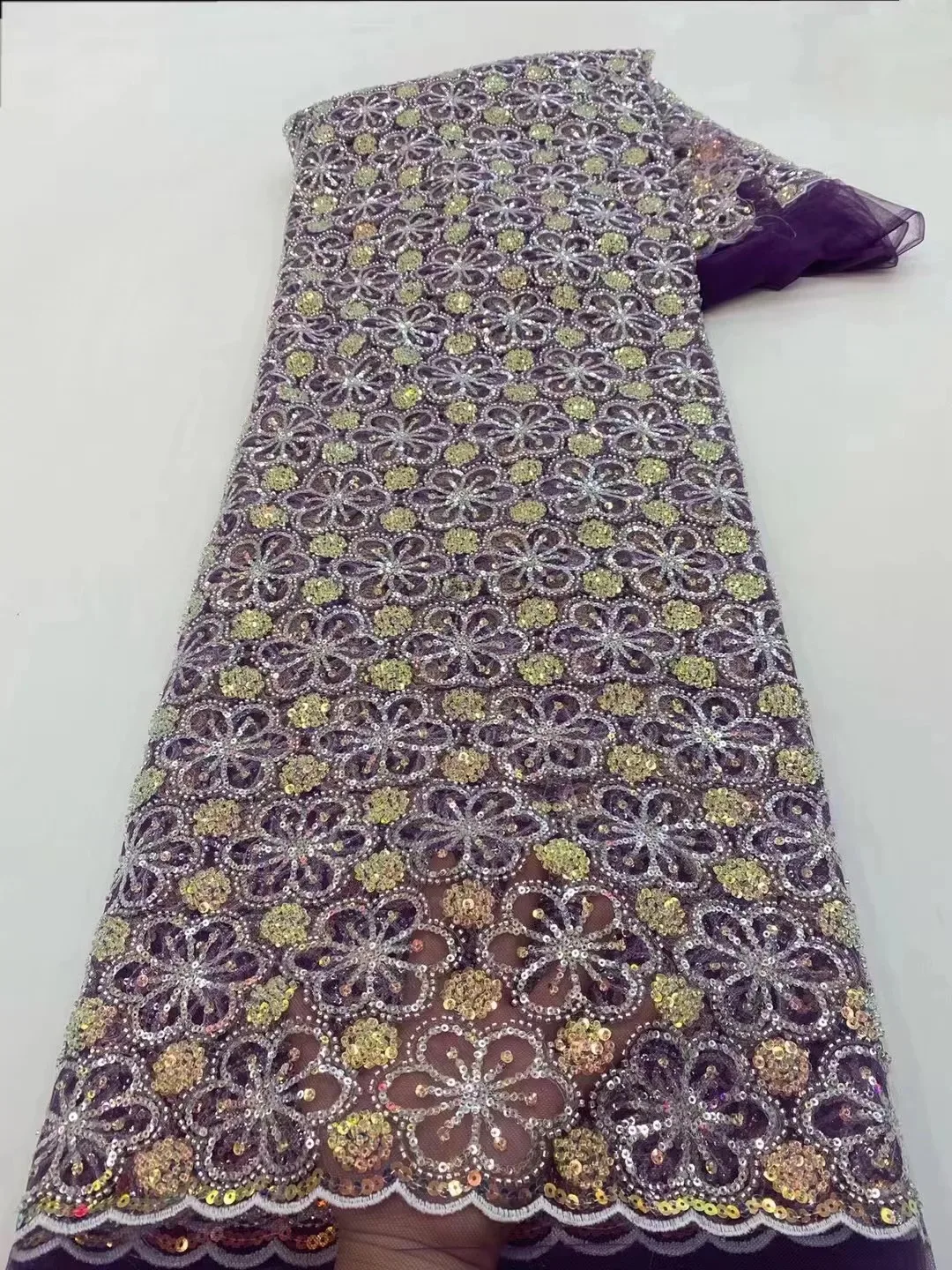 Рисунок 5 - Новинка 2024, африканская кружевная ткань с блестками