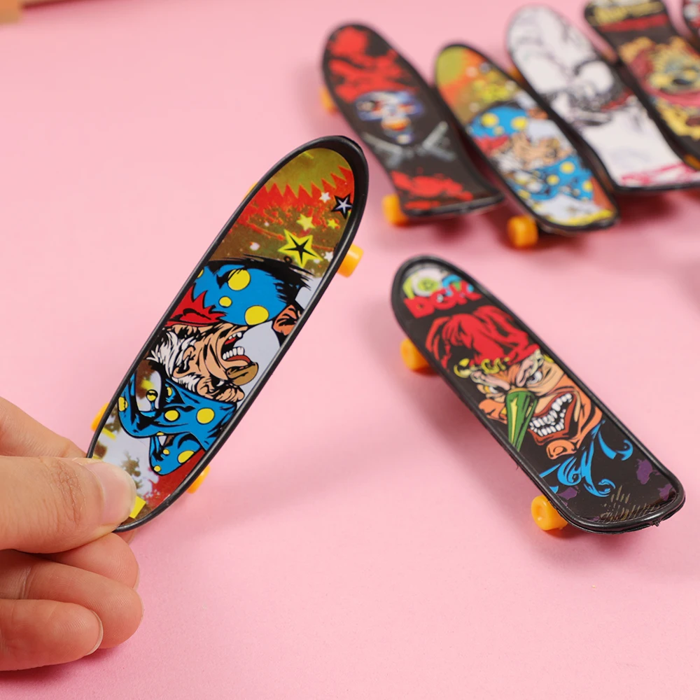 10Pcs Plastic Finger Skateboard Game Toys For Kids Birthday Party Favors Christmas Pinata Fillers Boy Girls Guest Gifts