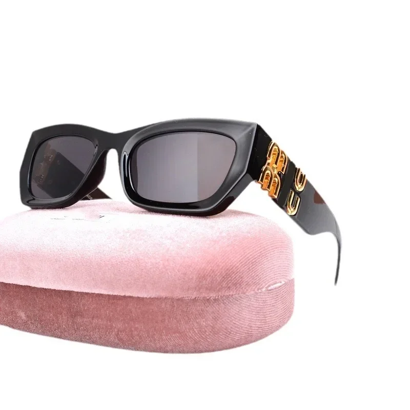 ������� ������ �� ���۶�, ���Ÿ� �귣�� ������, ���� ������ ���۶�, ���� �Ȱ�, ��ŧ���� �� �� UV400, 2024 �Ż� �м�