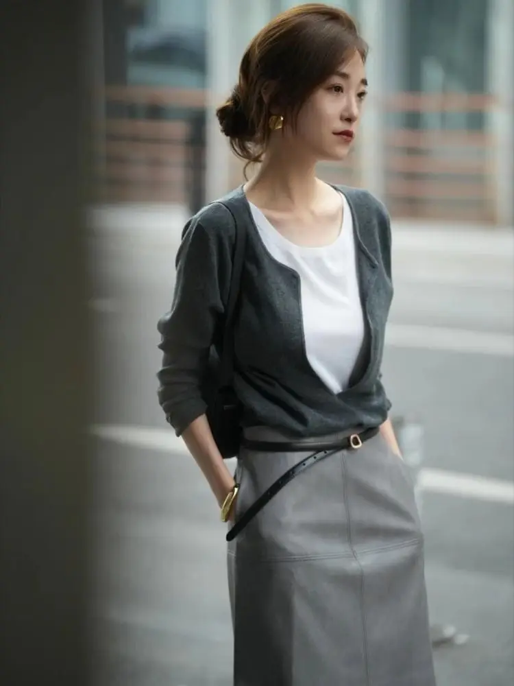 French Laiser Temperament Long-sleeved T-shirt for Women in Autumn Elastic Contrasting Color Fake Two-piece Base Top Skirt Suit 4