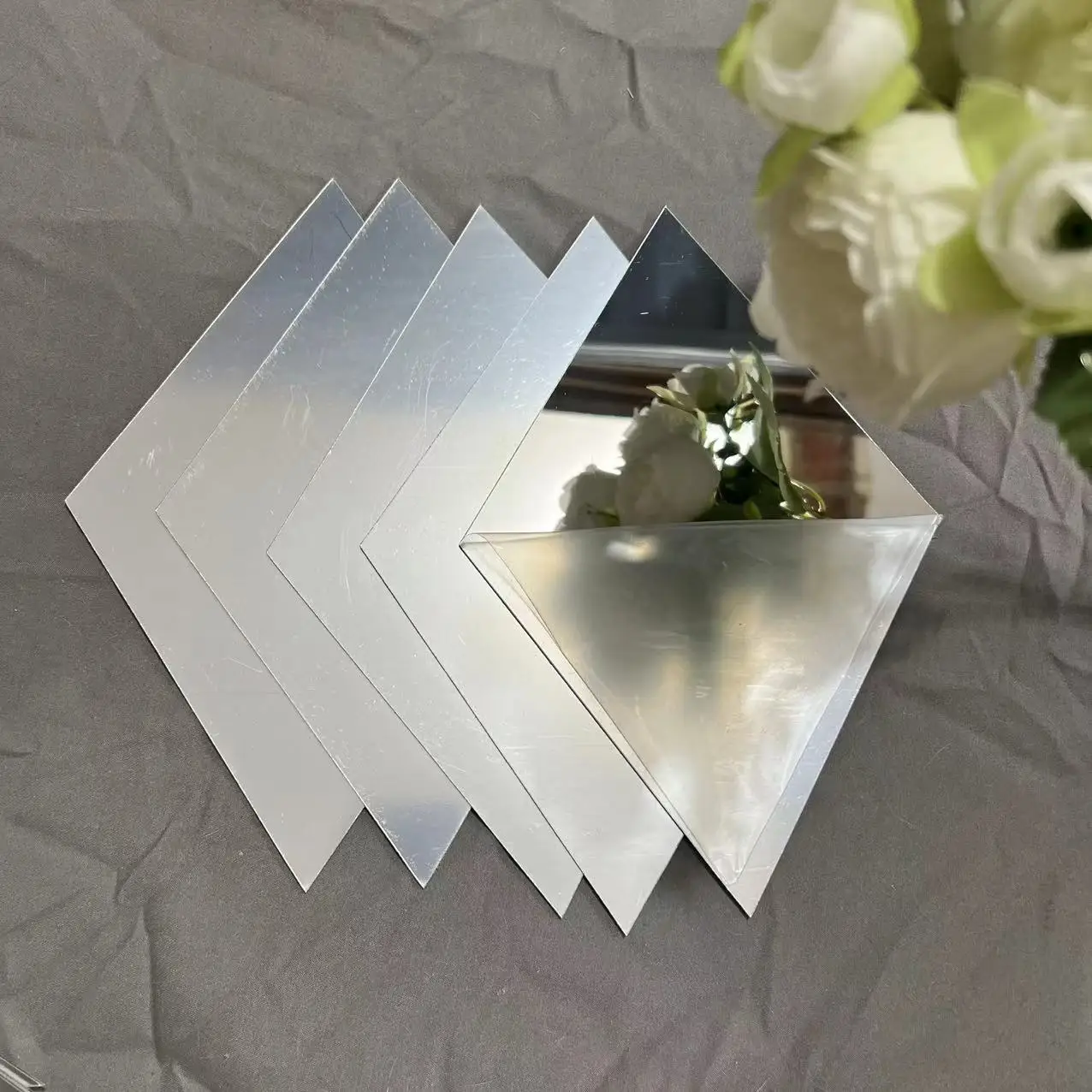 3/6pcs 3D Mirror Stickers Acrylic Triangles Self-adhesive Diamonds DIY Wall Mirror Stickers for Living Room Home Decor