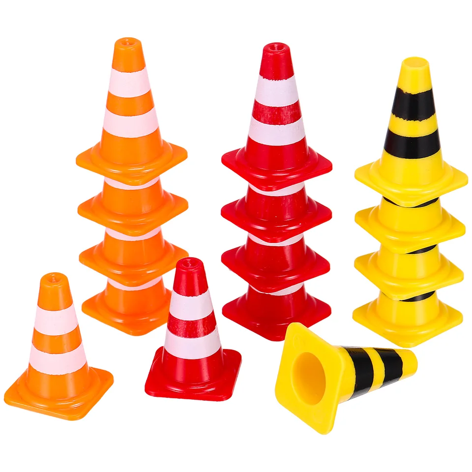 SOIMISS Set 24 Pezzi Mini Coni Stradali E Segnali – Giocattoli Educativi Per La Sicurezza Stradale, Giochi Di Ruolo E Apprendimento Precoce Dei Trasporti Per Bambini