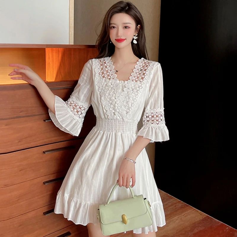 

2023 Spring Summer New Women's Large Dress Sweet Fashion Temperament Lace Cut Out Lantern Sleeve V-Neck Loose Free Shipping
