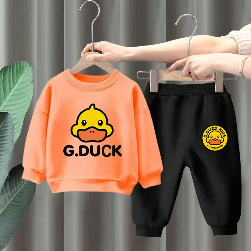 271 setOrange sweatshirt h1 + black sweatpants h2