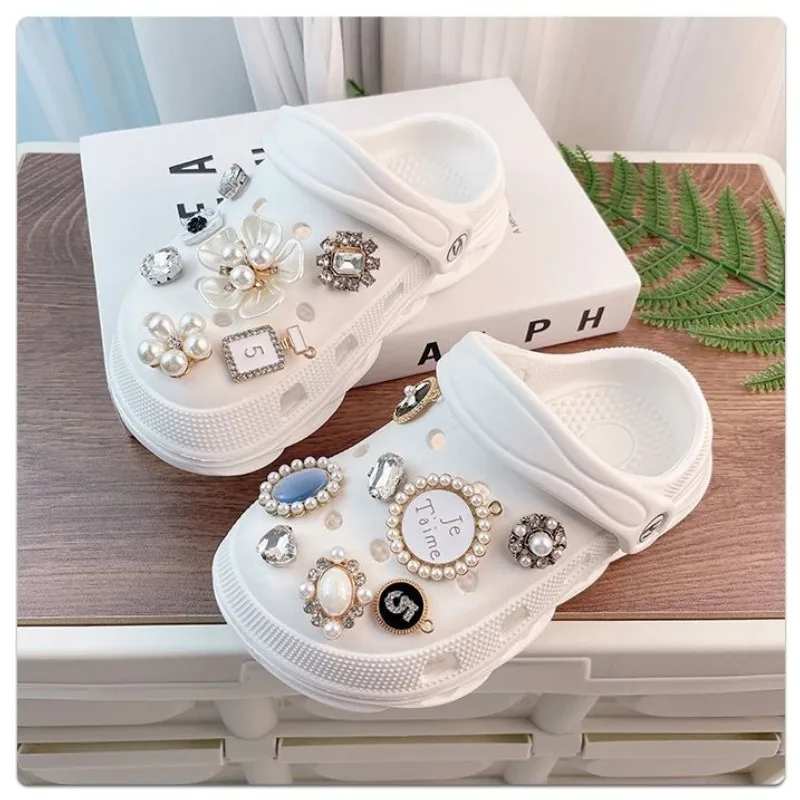 Girls\' Hole Shoes Fashion Outwear 2023 Summer New Water Diamond Pearl Decorative Slippers Anti Slip Home Outdoor Beach Sandals