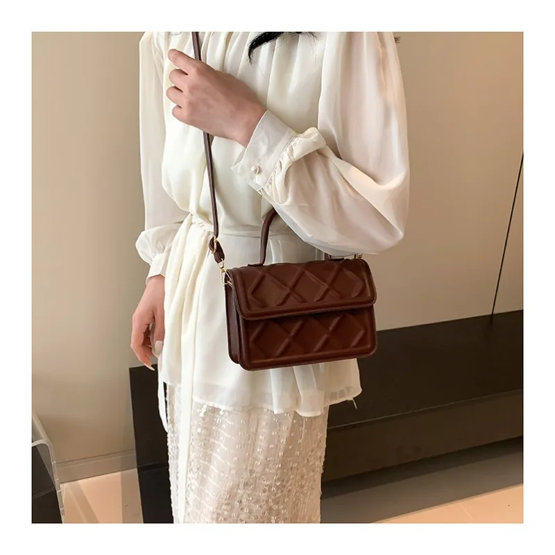 2024 Summer New Solid Color Shoulder Bag Design Fashion Simple Handheld Shoulder Crossbody Small Square Bag Trendy