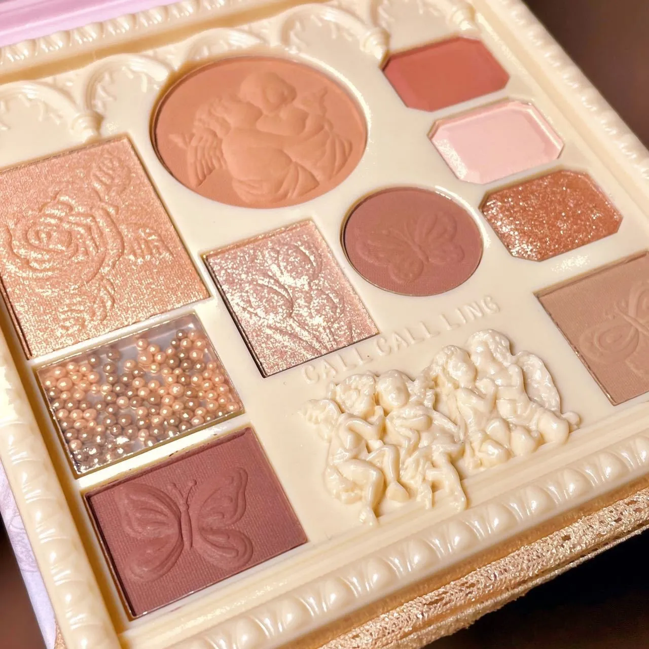 Eyeshadow palette Angel Embossed Eyeshadow Blush Highlight All-in-One Makeup Eyeshadow Palette