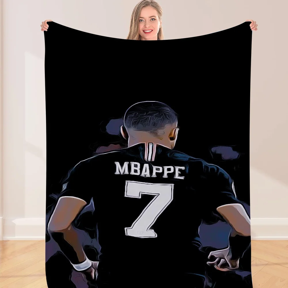 Kylian Mbappe ���������� ������ ���, ������ ���� ħ�뺸 ���� ����, ǫ���ϰ� �ε巯�� �ܿ� ���Ÿ� �β��� �����