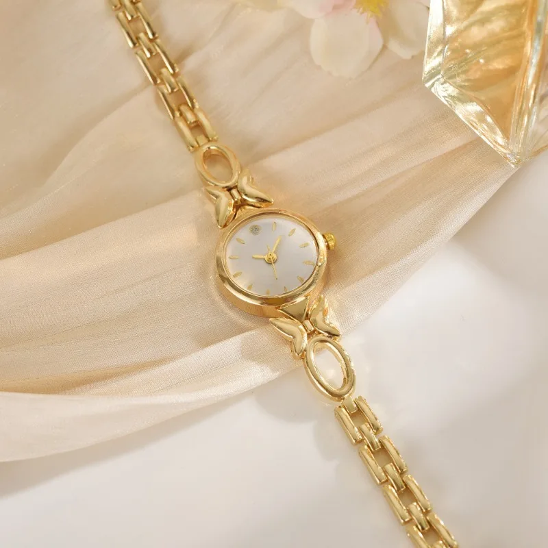 Women Butterfly Bracelet Watches Luxury Exquisite Rhinestone Quartz Watch for Ladies Wristwatch Simple Clock Gift