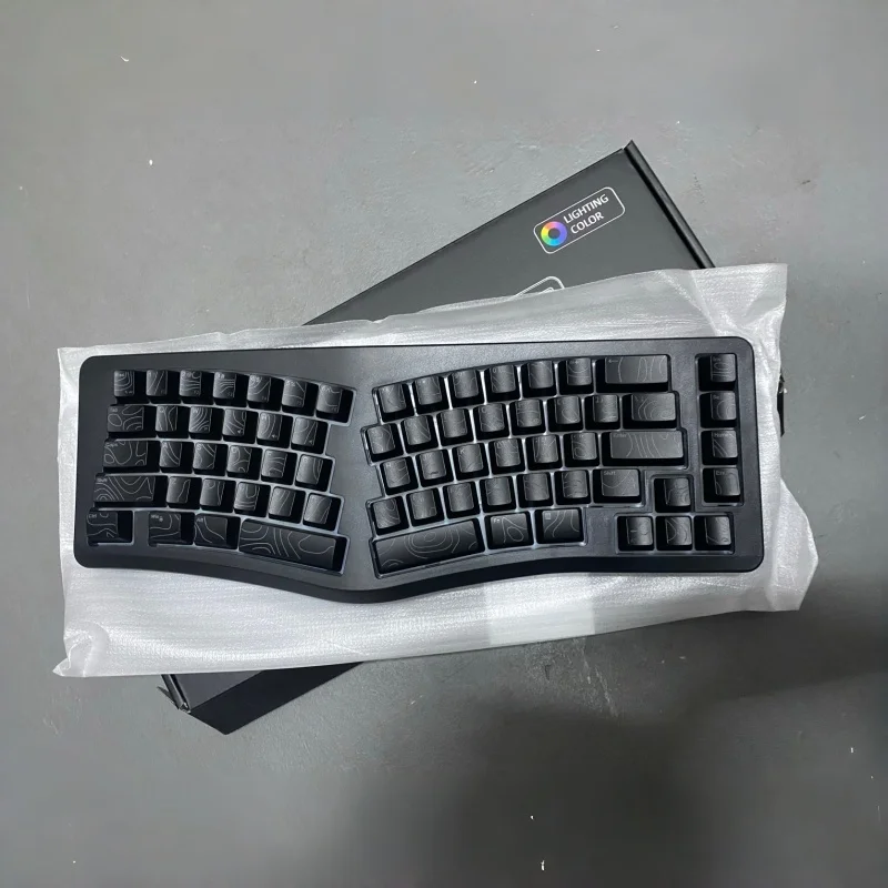 앨리스68 유선 키보드 RGB 조명 효과 69키 인체공학적 키보드 손목 보호대 타입-C 사무용 게임 키보드