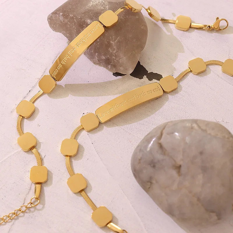 

Женский браслет из нержавеющей стали с надписью