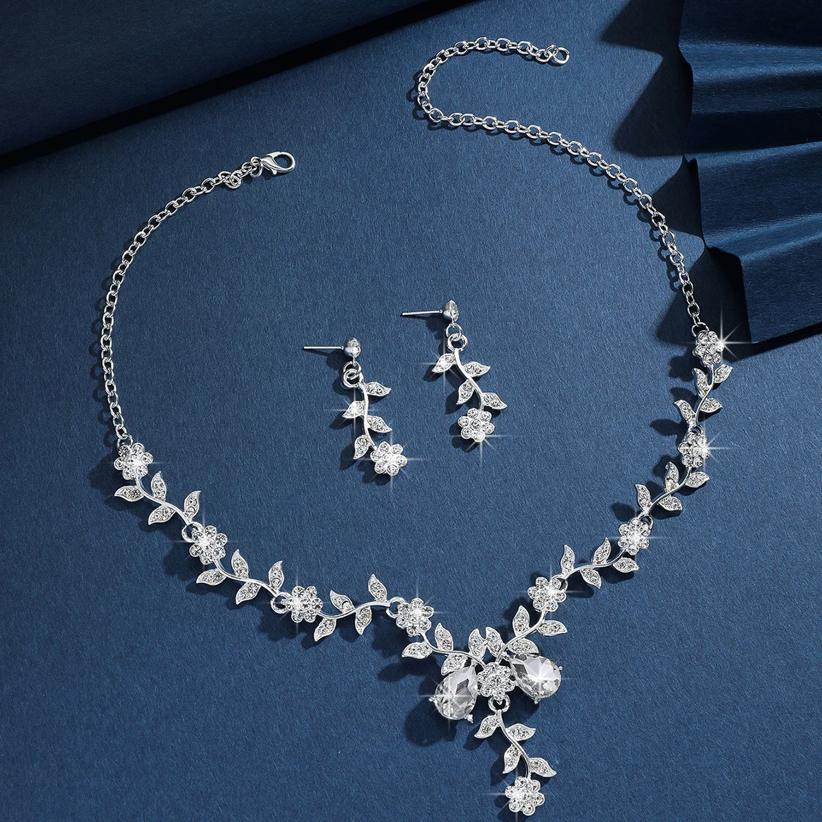 Jewelry Sets Women Fashion Small Flower Water Drop Necklace Earrings Set Wedding Banquet Party Festival Gift 3PC
