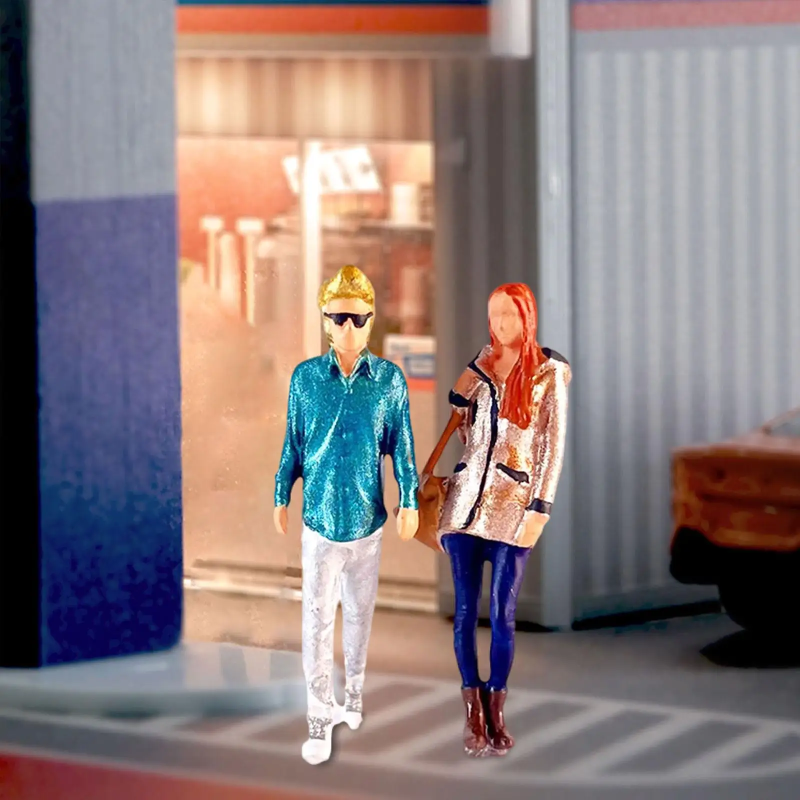 2x 1:64 Scale Couple Figures Resin Collectible Man in Sunglasses for Desktop Decoration Train Layout Sand Table Miniature Scene