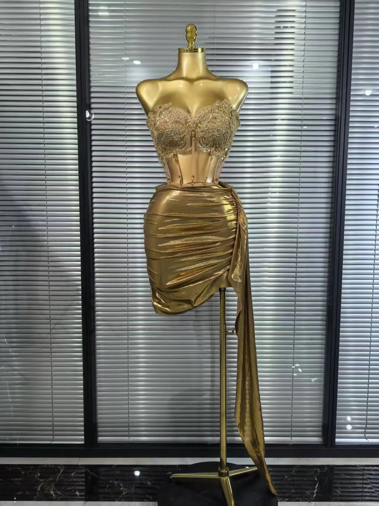 Rosered Color Women Sexy Strapless Shinning Crystal Bodycon Bandage Mid-calf Dress Nightclub Party Celebrate Birthday Outfit