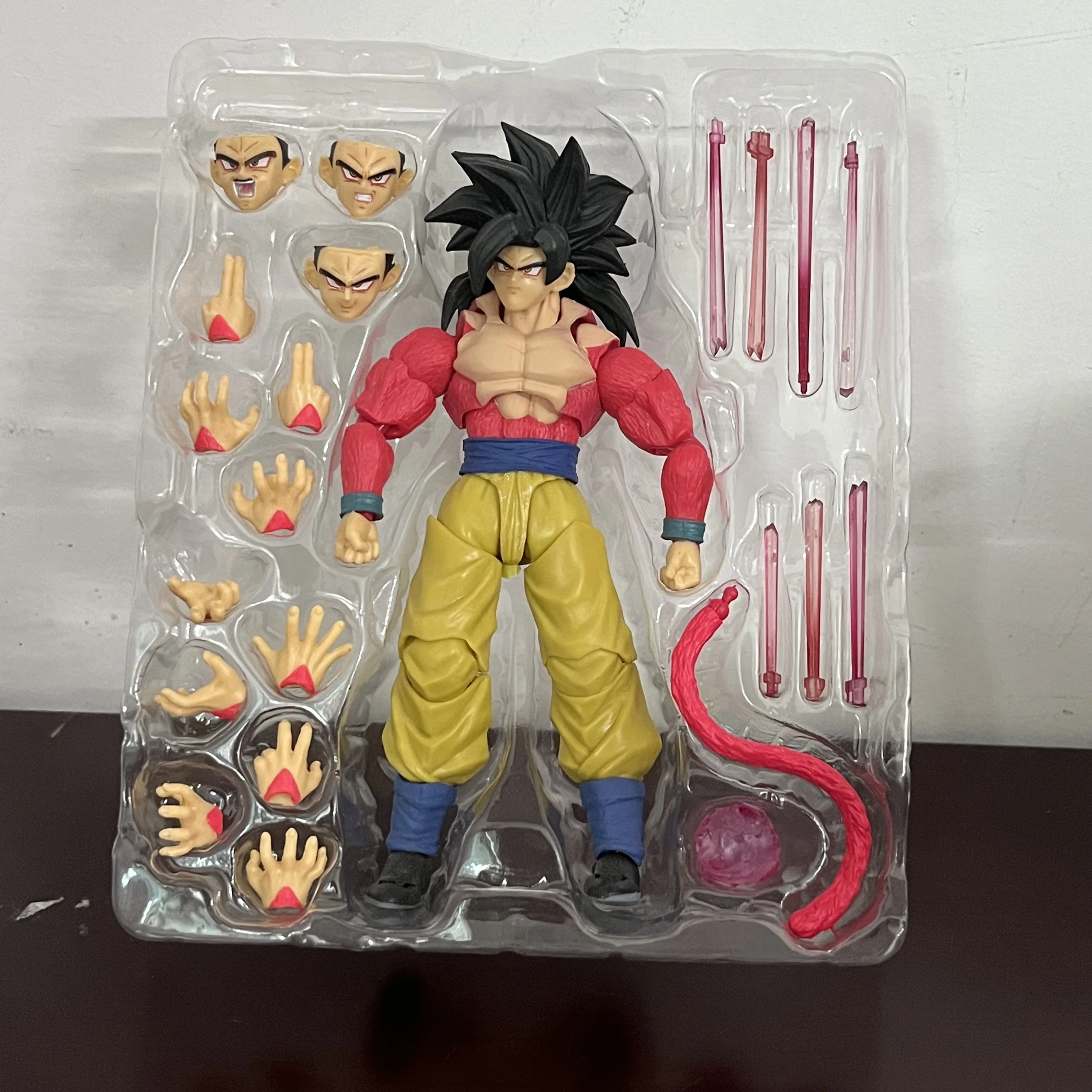 Shfiguarts Son Goku Dragon Ball Z Super Saiyan 4 Son Goku