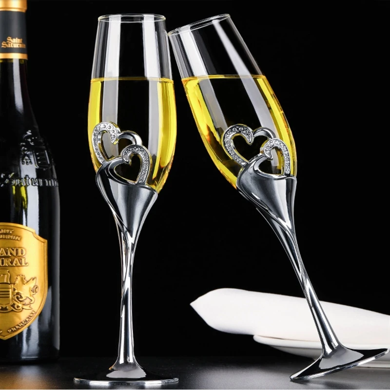 Glass drinkware 2Pcs Wedding Champagne Glass Set Toasting Flute Glasses with Rhinestone Crystal Rimmed Hearts Decor