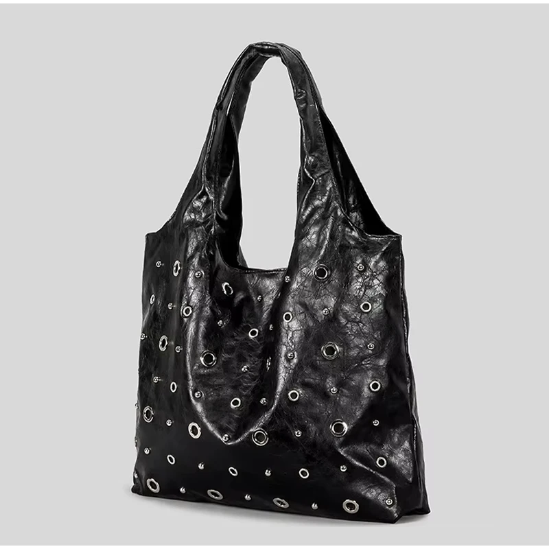 Hobo-Umhängetasche mit hohlen Nieten, Ölwachs-Retro-Metallnagel-Eimer-Handtasche, große Kapazität, Punk-Industriestil, Damen-Achsel-Einkaufstasche – Detail 4