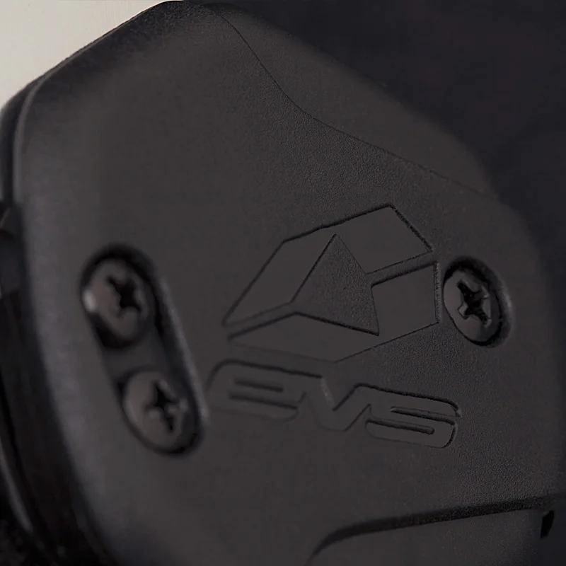 Рисунок 5 - Наколенник EVS AXIS PRO