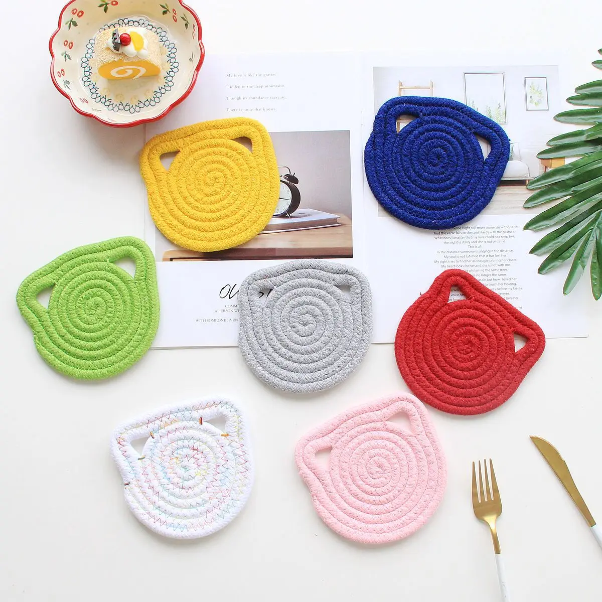 

Yarn Braided Cute Cat Ears Placemats Non-Slip, Heat- Resistant for Dining Table for Kitchen Woven Placemats Hand Made B99