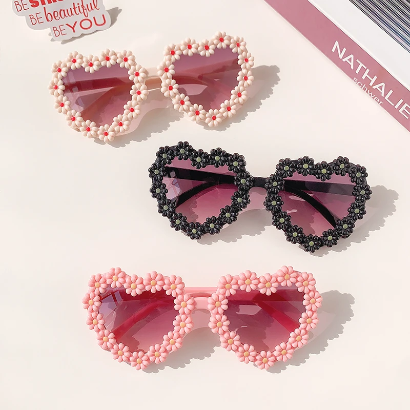 New Children Vintage Daisy Heart Shape Sunglasses UV400 Baby Girls Boys Outdoor Protection Sunglasses Kids Sun Glasses