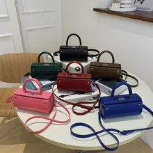

2022 New Handbag Fashion Simple Shoulder Fashion Messenger Bag Luxury Handbags Women Bags Designer Fashionable Purses