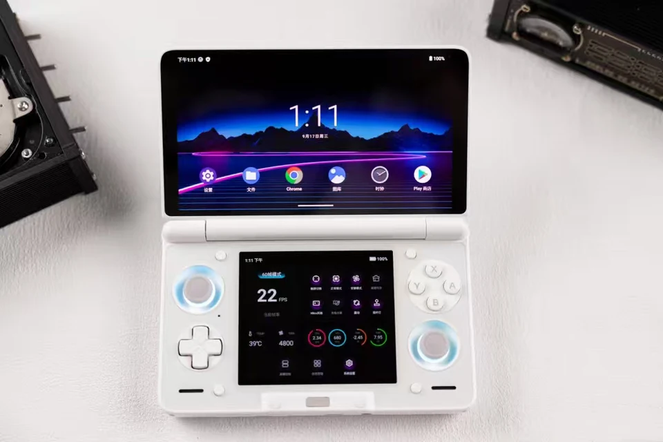 AYN Thor Dual Screen Gaming Handheld (Pre-sale) - 6'' OLED Display