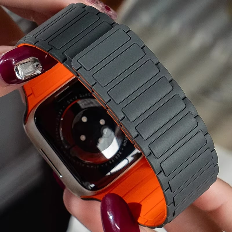 Magnetic Link Bracelet for Apple Watch - Elegant and Secure Strap