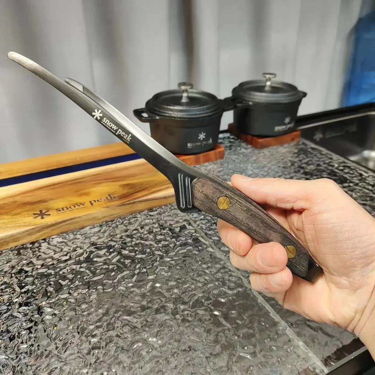 

High quality outdoor camping 304 barbecue clip camping equipment solid wood handle barbecue clip kitchen clip anti-scalding