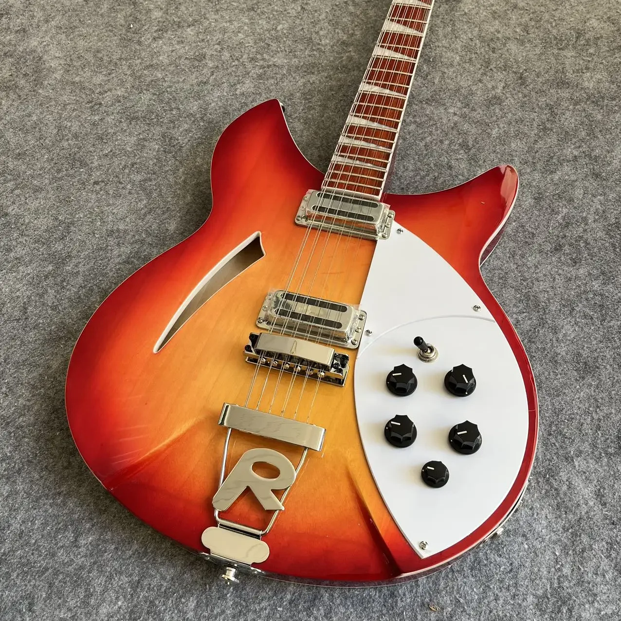 

High quality maple fingerboard electric guitar, factory customized, wholesale price fast and free shipping