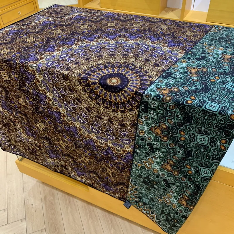 Totem Di Mandola Squisito Da Donna Elegante Di Fascia Alta Con Bordo Arrotolato A Mano In Lana Di Seta Stampata Su Entrambi I Lati Scialle Grande Scia