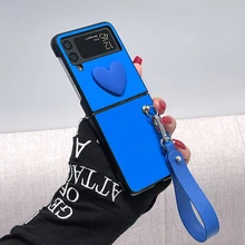 

Klein blue retro love is suitable for Samsung zflip3 phone case sm-f7110 portable lanyard Galaxy Zflip3 phone case cool