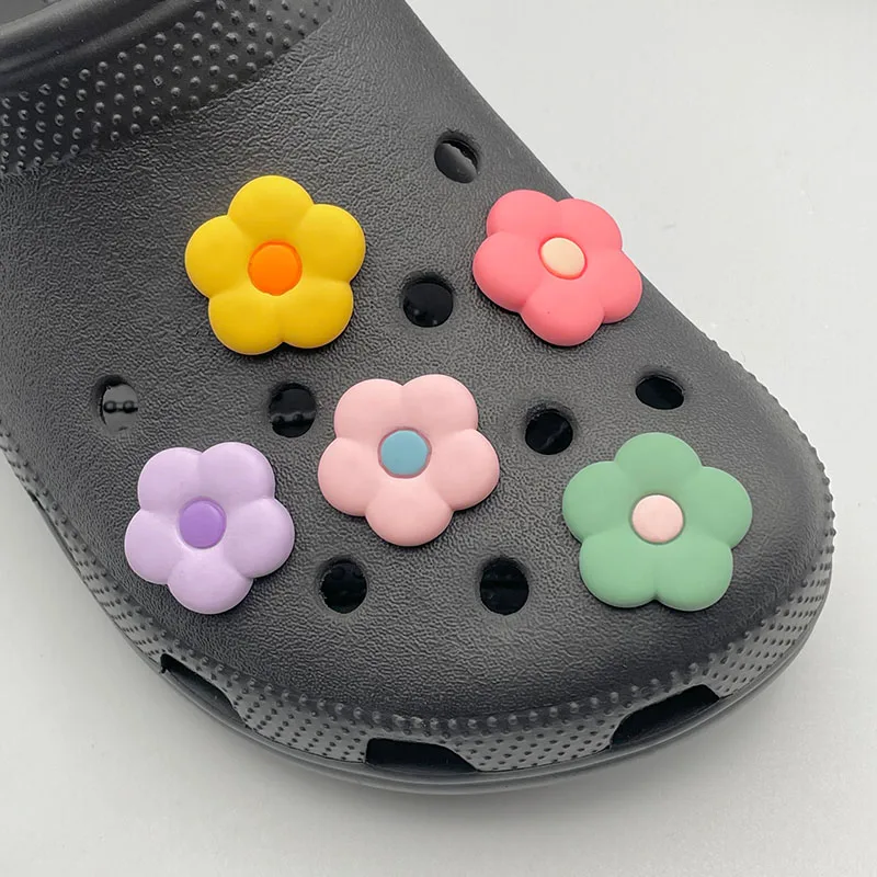 

1Pcs Colorful Flowers Pins For Crocs Shoe Decorations For Women Slippers Croc Jeans Jibz Charms DIY Personality Clogs Accessorie