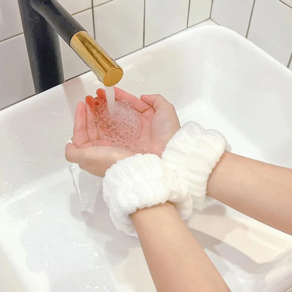 

2Pcs Practical SPA Wristbands Absorbent Face Wrist Wraps Wrist Bands Coral Velvet Multipurpose