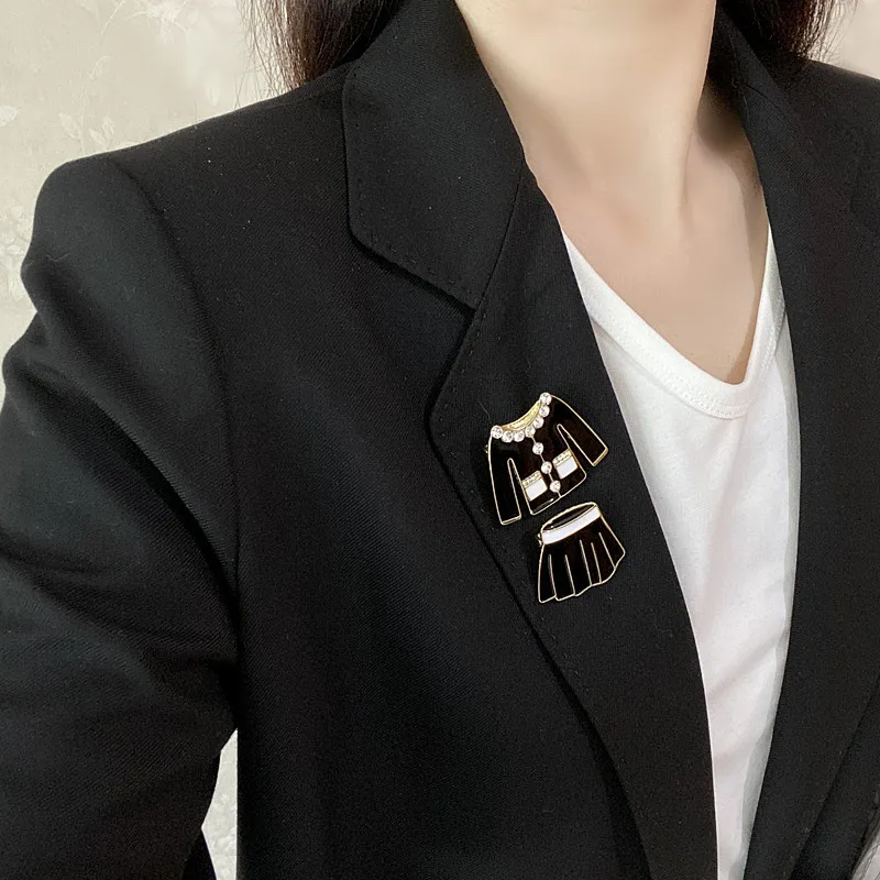 Retro clothes skirt suit corsage brooch coat collar pin pin black and white  drip oil rhinestone brooch jewelry accessories - AliExpress 36
