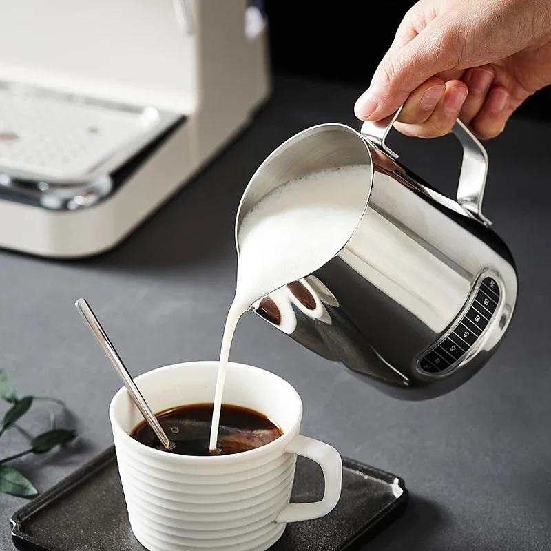 Milk Frother Jug Milk Frothing Jug 350/600ML Stainless Steel Milk Frother Pitcher with Thermometer Indicator Milk Pitcher Barista Coffe Latte Art Cup Jug