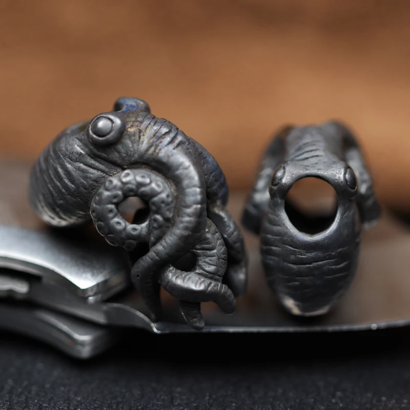 Paracord Bracelet Paracord Bracelet Accessories Paracord Accessories Paracord Lanyard Pendants Outdoor Accessories Black Sea Animal Octopus Brass Knife Beads Outdoor EDC Umbrella Rope Pendant DIY Paracord Bracelets Accessories Lanyard Hangings