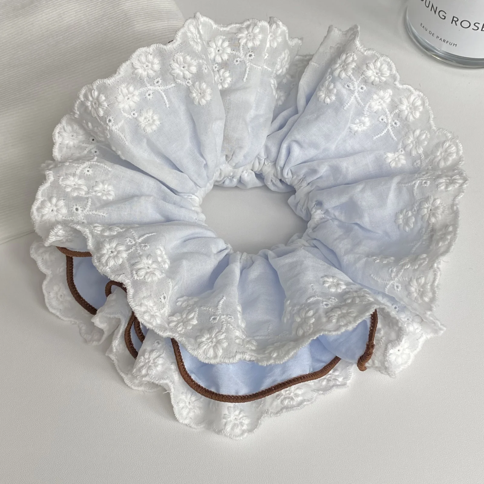 1PC Elegant Light Blue Scrunchie With White Lace And Brown Trim: Sweet Hair Accessory For Women, Perfect For Daily