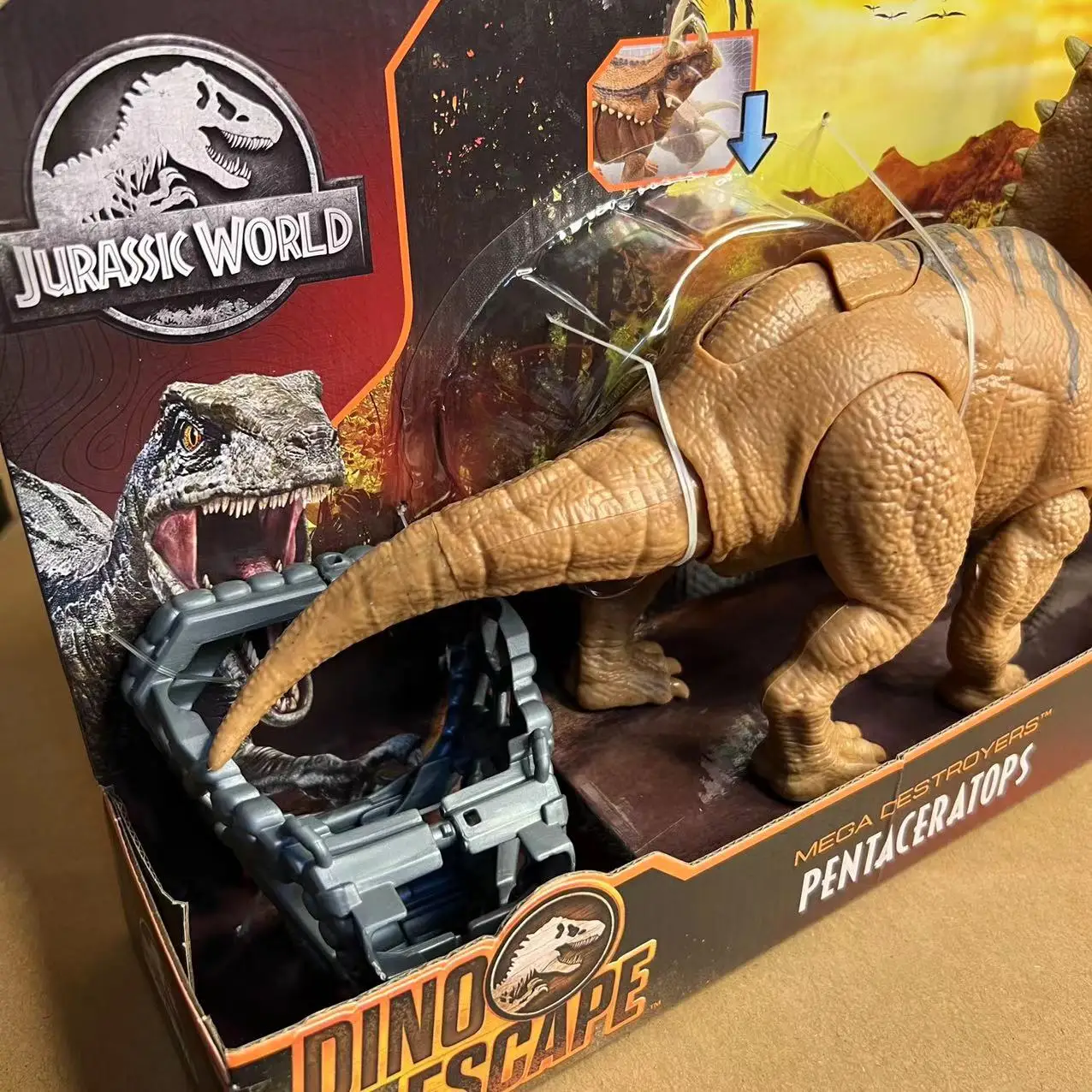 Jurassic World Figurine Carcharodontosaurus Méga Ravageur