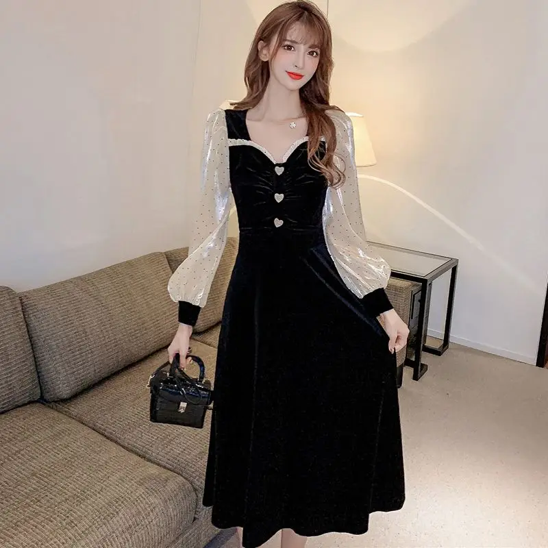 

2023 Women's Dress Autumn and Winter New Vintage Love Button Drawing Pleated Velvet Medium Long Free Shipping
