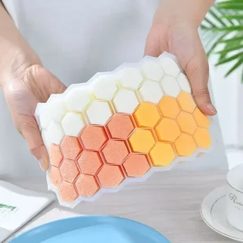 Kitchen Household Honeycomb Shape Ice Mold Tray Silicone Ice Cube Maker Molds Ice Cream Gadgets Accessories Supply Random Color