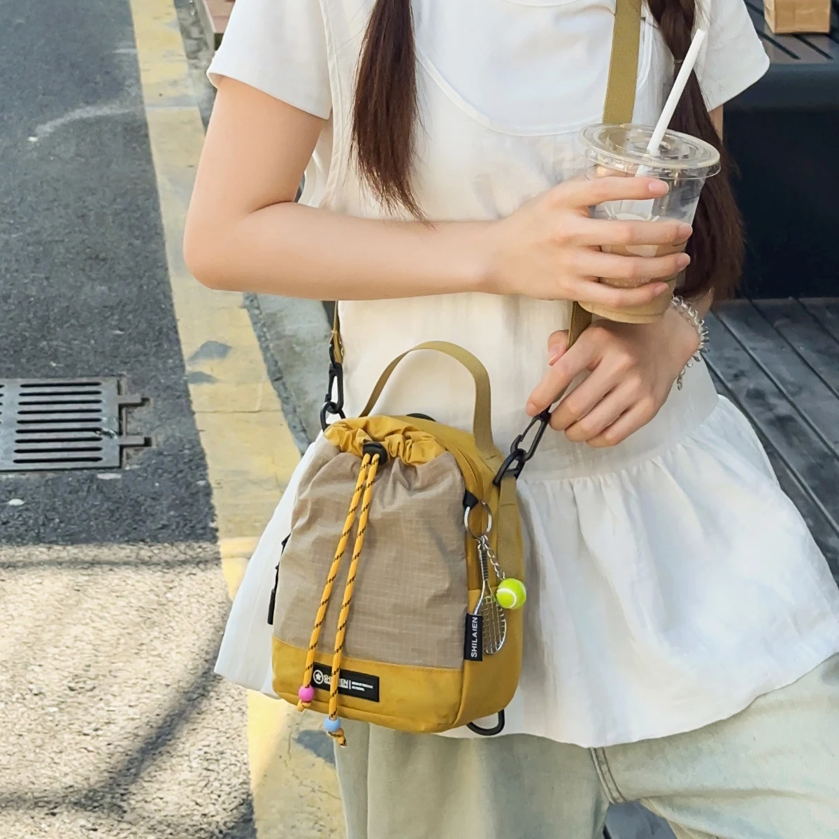 Fashionable Commuter Crossbody Bag Mobile Phone Bag Lightweight Multi-Functional Chest Bag Large Capacity Water Cup Waterproof Shoulder Bag Water Bottle Bag Outdoor Sports Hiking