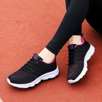 Baskets décontractées pour femmes, chaussures de marche respirantes, chaussures plates en maille, chaussures de sport blanches pour dames, nouvelle mode, 2024 3
