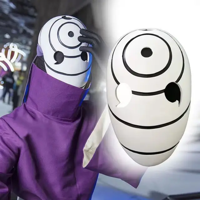 Masque Obito porté lors d'une séance photo cosplay