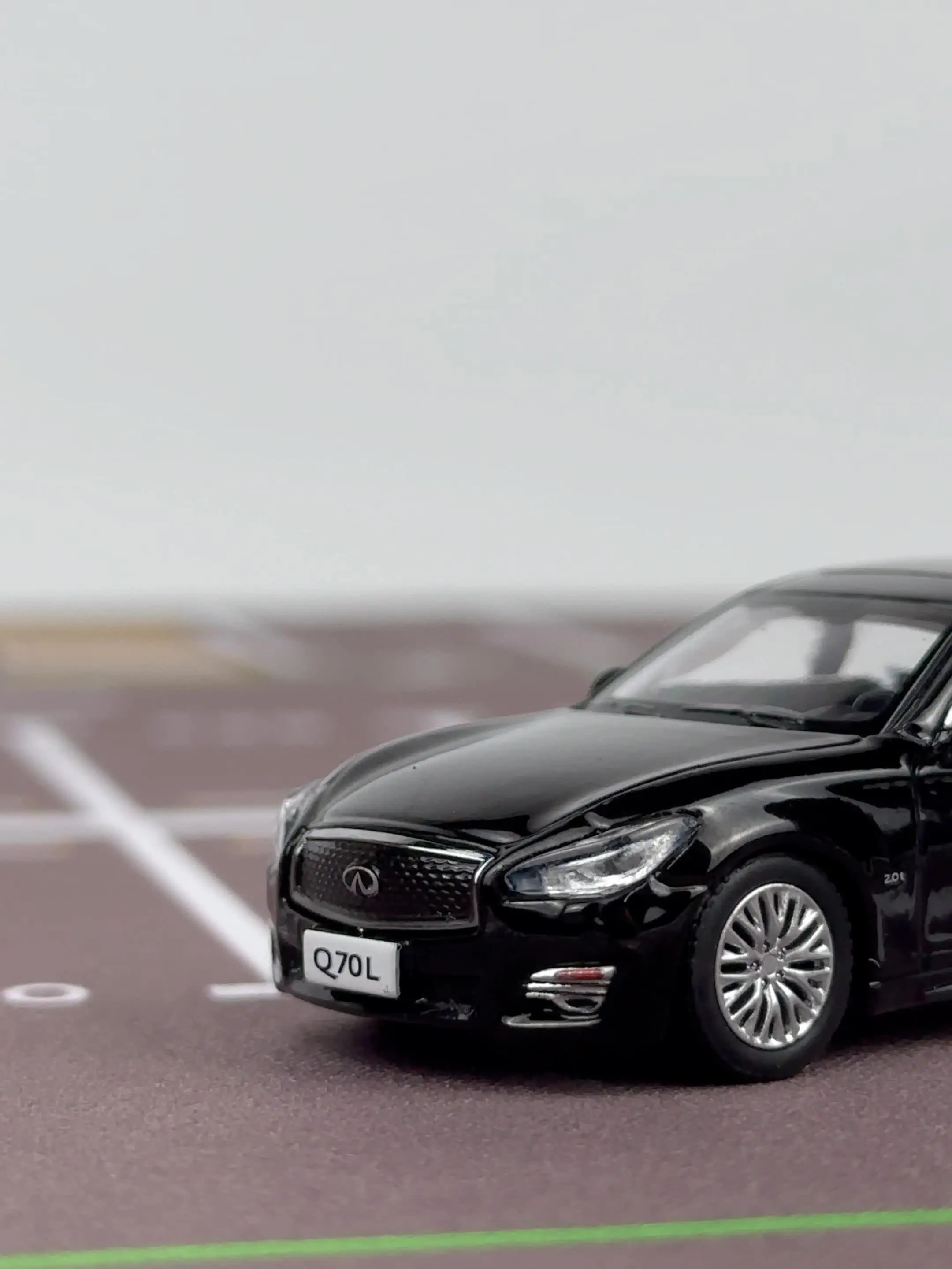 Paudi パウディ 1/18 インフィニティ INFINITI FX50 ホワイト 5501 ミニカー 1⁄18 パウディ 日産 インフィニティ Q70L ブラック モデル