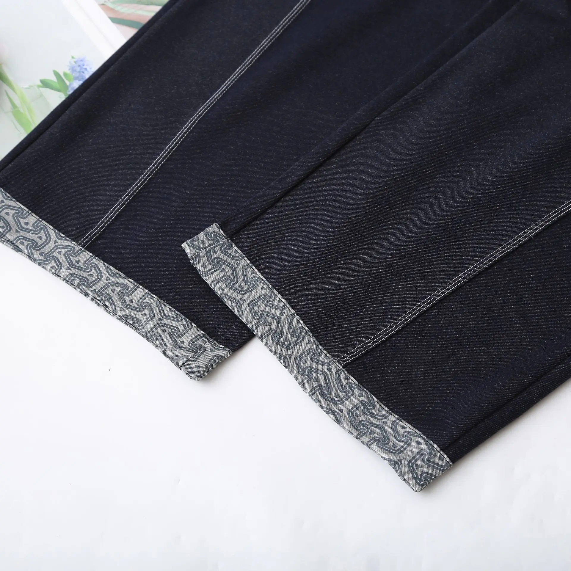 Fashion Plus Size Women's Jeans New Stylish rolled-up Cuffs Autumn 2025 Casual Denim Straight Leg Pants 26005