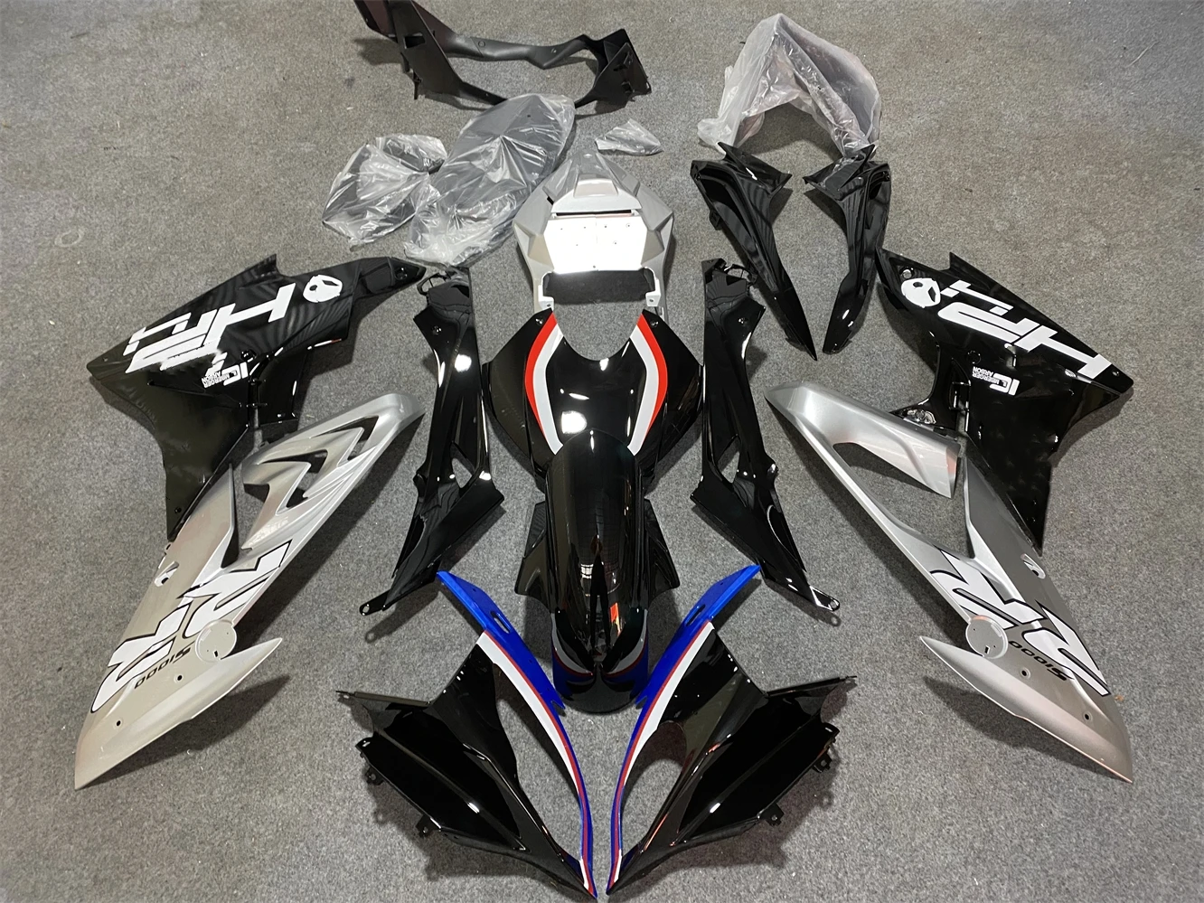 

Motorcycle Fairing Kit Suitable for S1000RR 17-18 Years S1000 2017 2018 Fairing Black Silver Blue Red
