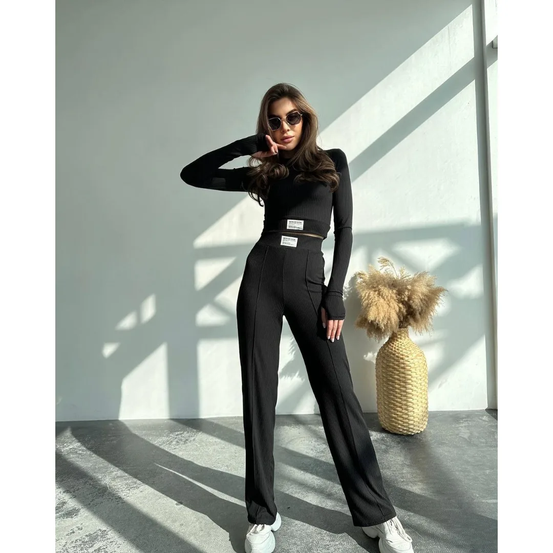 Рисунок 3 - Спортивный женский комплект из двух предметов